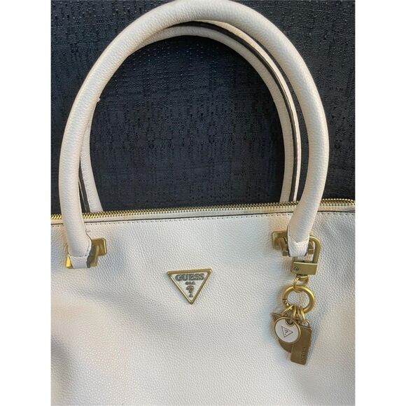 INVENTORY REDUCTION SALE. Guess Noelle Girlfriend Satchel NB - Picture 2 of 6